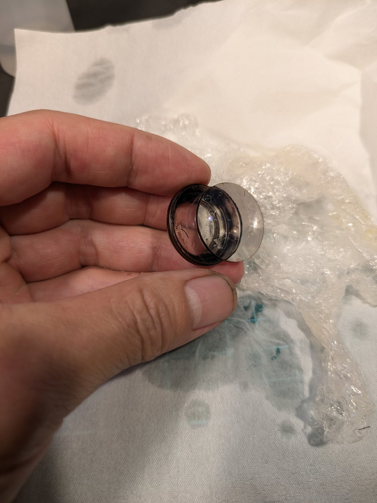 The two separated elements in the hand