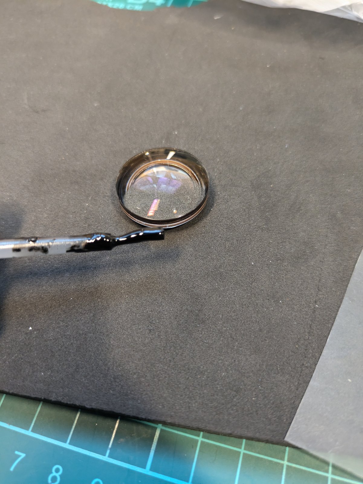 Painting the edge of the element black with a small brush